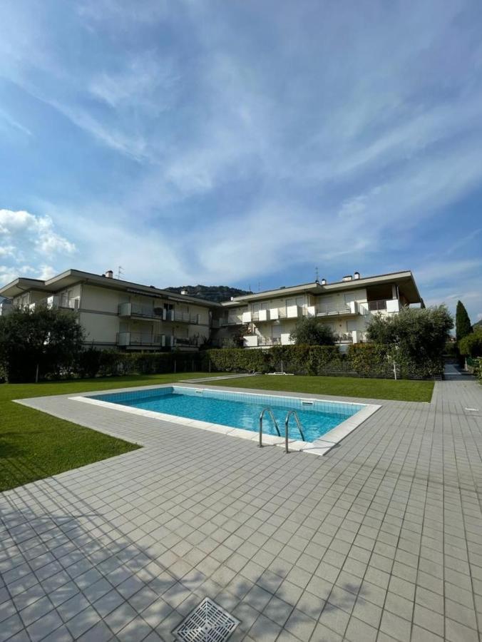 Garden & Pool Perugini Apartment Torbole Sul Garda ภายนอก รูปภาพ