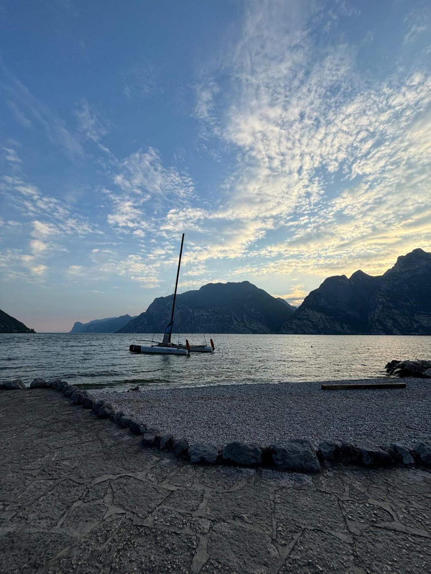 Garden & Pool Perugini Apartment Torbole Sul Garda ภายนอก รูปภาพ