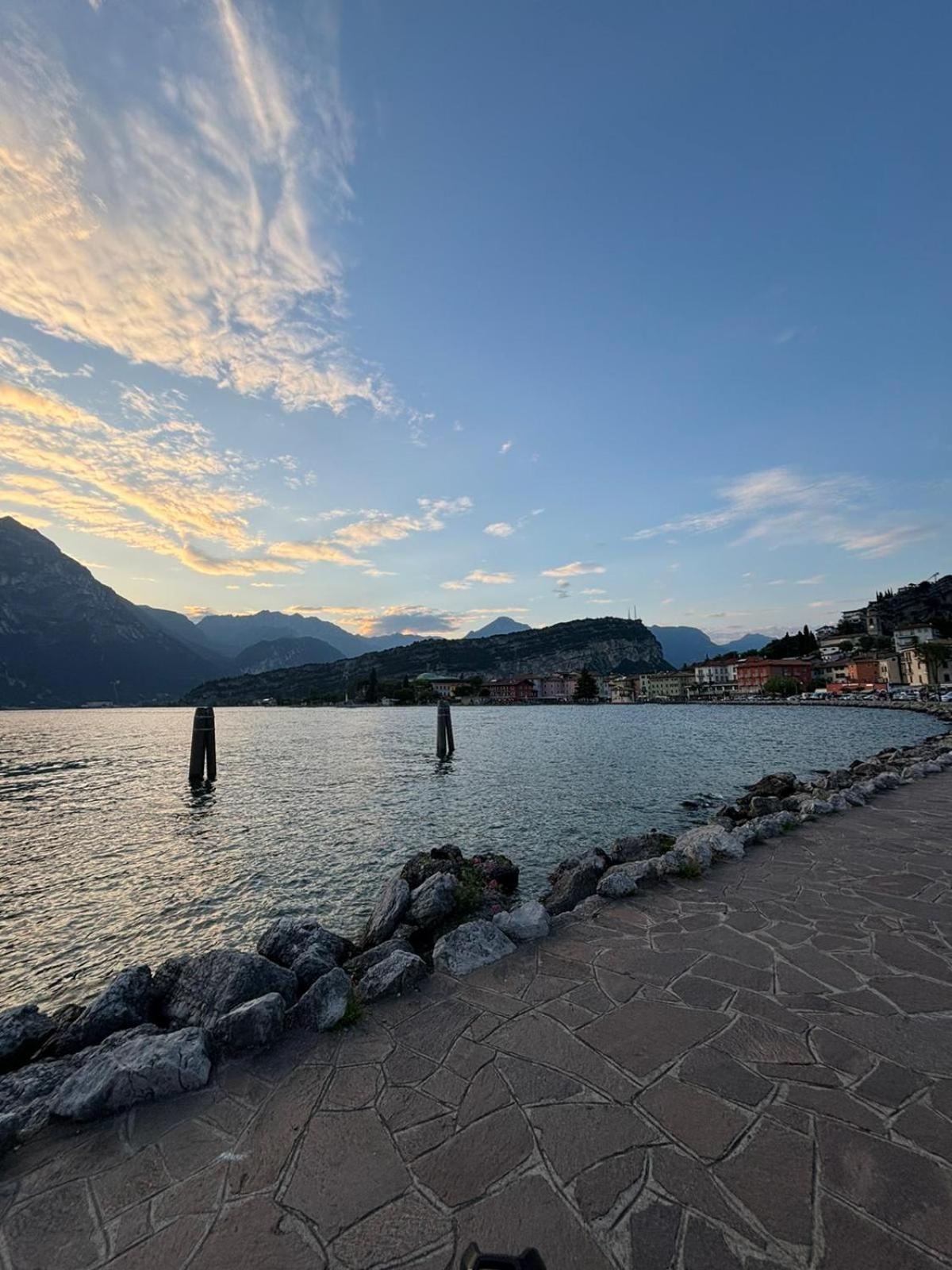 Garden & Pool Perugini Apartment Torbole Sul Garda ภายนอก รูปภาพ
