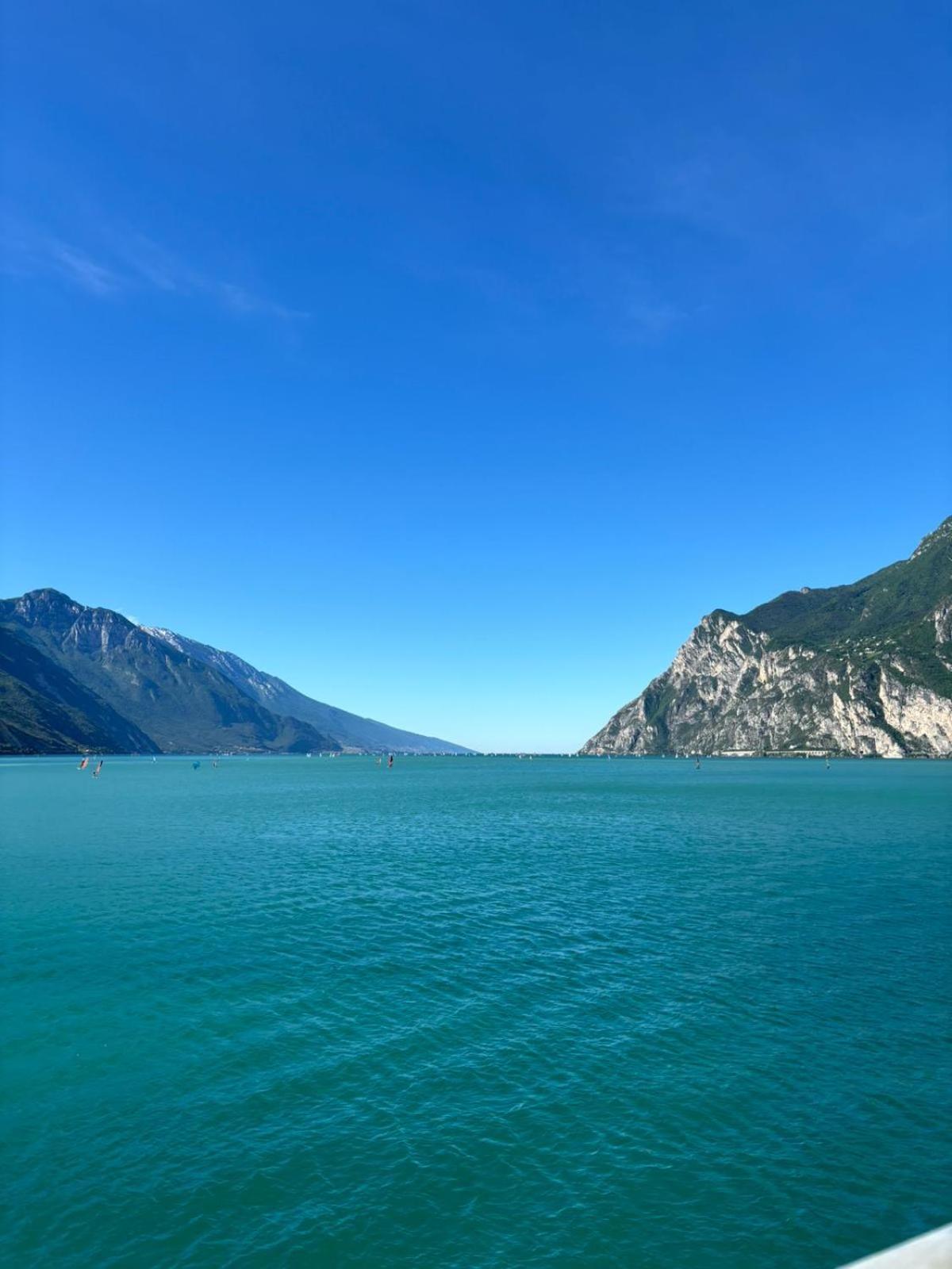 Garden & Pool Perugini Apartment Torbole Sul Garda ภายนอก รูปภาพ